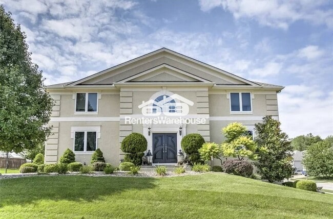 property at 5305 NE 70th St