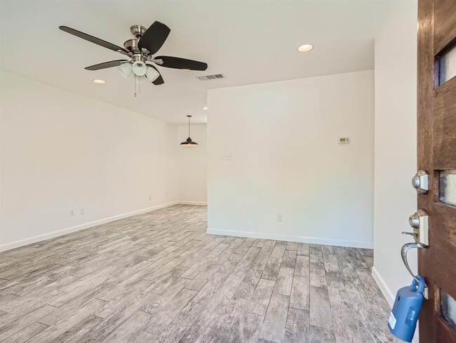 6035 Bluebell Cir in Austin, TX - Building Photo - Building Photo
