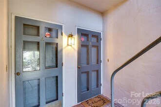 2220 Roswell Ave in Charlotte, NC - Foto de edificio - Building Photo