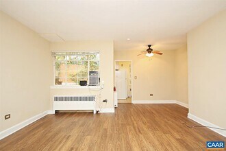 32 University Cir in Charlottesville, VA - Building Photo - Building Photo