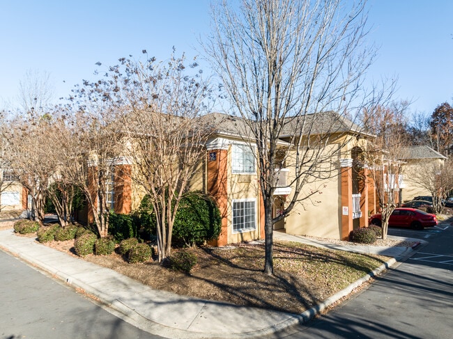 Vivo Living Arbor View in Charlotte, NC - Foto de edificio - Building Photo