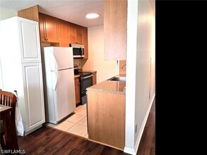 4615 Bayshore Dr in Naples, FL - Building Photo - Building Photo