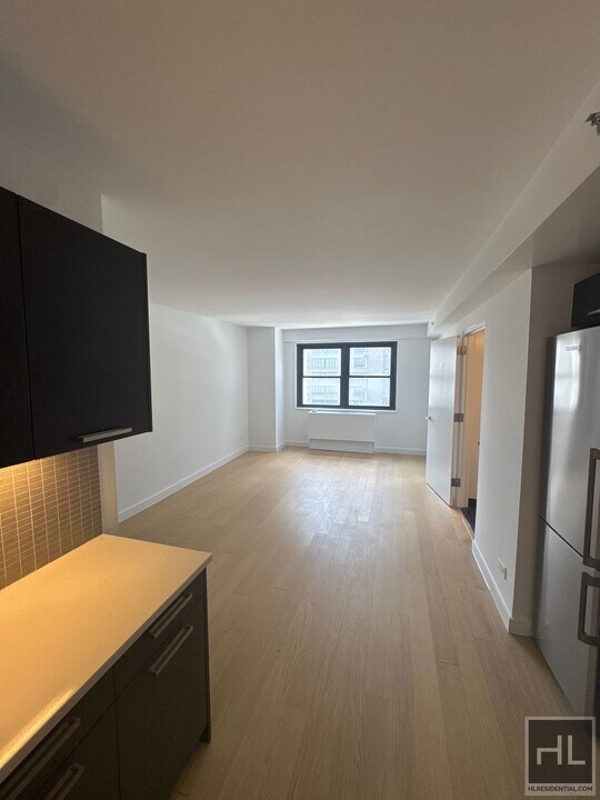 East 39th Street in New York, NY - Building Photo