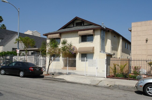 950 S Kenmore Ave in Los Angeles, CA - Building Photo - Building Photo