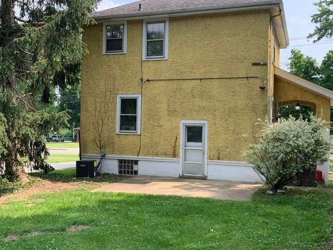 3340 W Galbraith Rd, Unit 1 in Cincinnati, OH - Foto de edificio - Building Photo