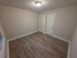 115 Chestnut Dr in High Point, NC - Building Photo - Building Photo