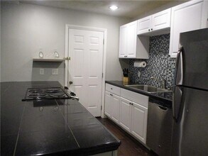 323 Palm St in St. Simons Island, GA - Building Photo - Building Photo