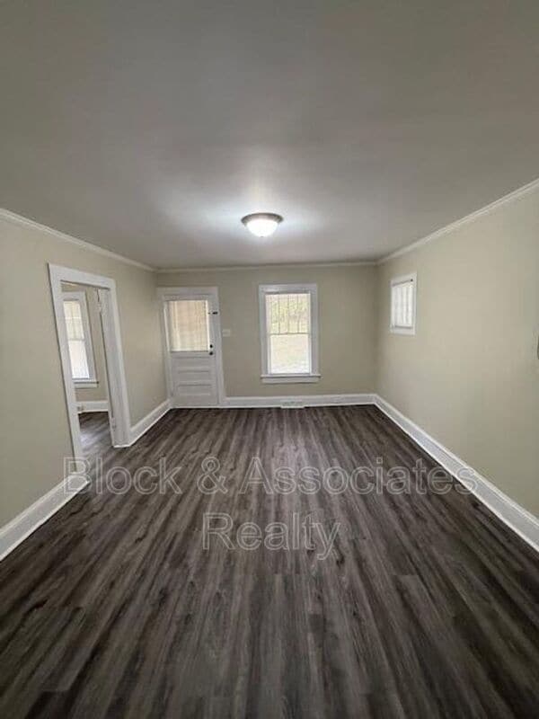 3844 Green Point Dr in Greensboro, NC - Foto de edificio - Building Photo