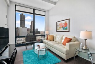 765 W Adams St in Chicago, IL - Building Photo