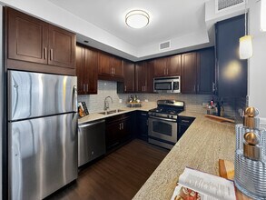 61 W Hubbard St in Chicago, IL - Building Photo - Building Photo