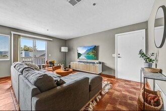 119 Mangano Cir in Encinitas, CA - Foto de edificio - Building Photo