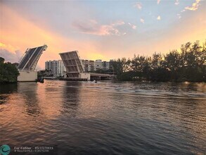 1401 N Riverside Dr in Pompano Beach, FL - Foto de edificio - Building Photo