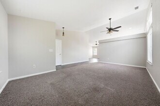 1944 Alexis Ct in Redding, CA - Building Photo - Building Photo
