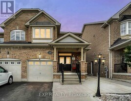 10 Alicewood Grove in Brampton, ON - Building Photo