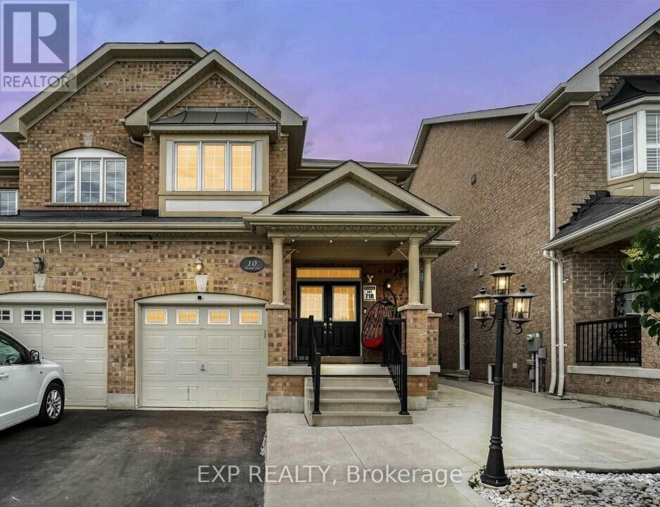 10 Alicewood Grove in Brampton, ON - Building Photo