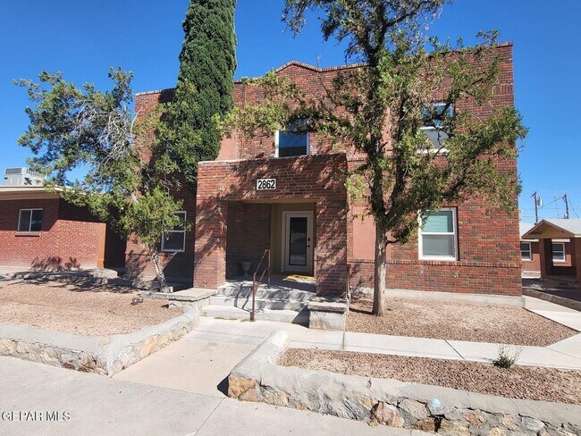 property at 2862 Grant Ave