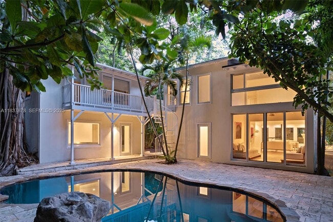 4286 Douglas Rd in Miami, FL - Building Photo - Building Photo