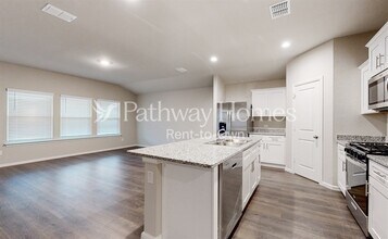 1604 Vandemere Ct in Fort Worth, TX - Foto de edificio - Building Photo