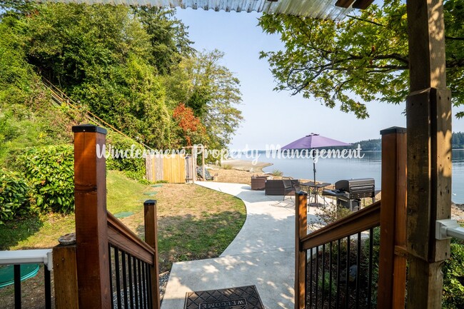 property at 8093 Lars Dr NE