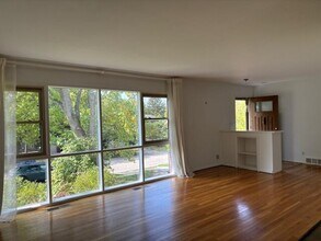 921 Lennox St in Ann Arbor, MI - Building Photo - Building Photo