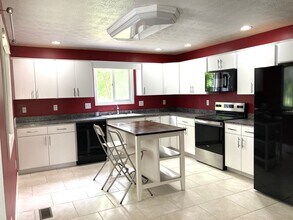1604 Silverlake Dr in Dayton, OH - Building Photo - Building Photo