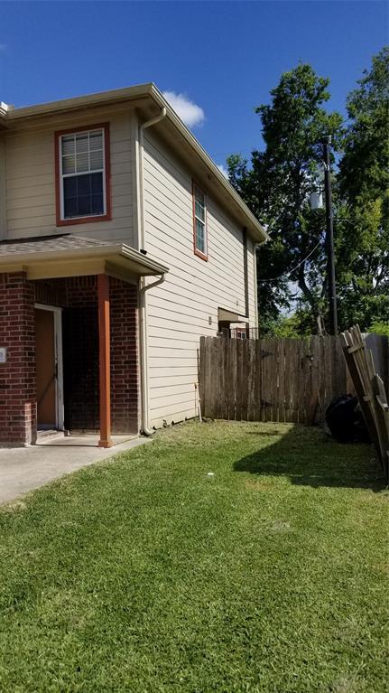 6930 Paris St-Unit -B in Houston, TX - Foto de edificio - Building Photo