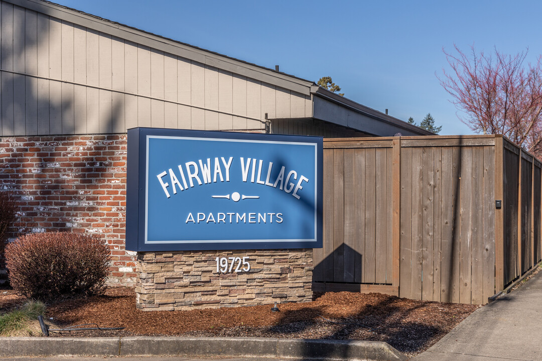 Fairway Village in Gladstone, OR - Foto de edificio