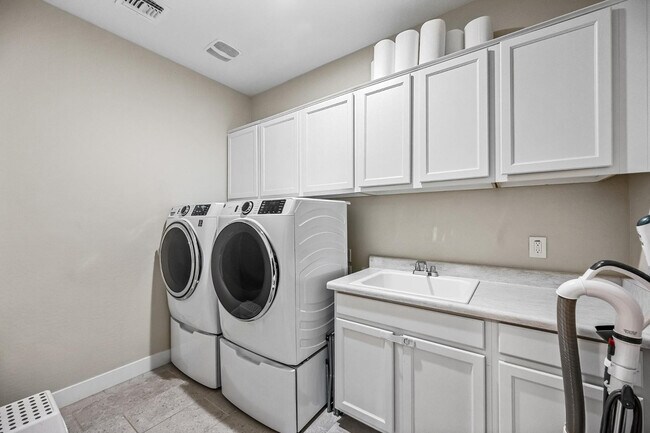 14462 W Artemisa Ave in Surprise, AZ - Building Photo - Building Photo