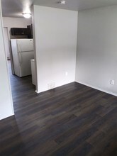 2254 1st St-Unit -Unit 2 in Wyandotte, MI - Building Photo - Building Photo