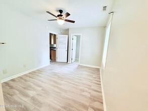 414 Sherwood Rd in Jacksonville, NC - Foto de edificio - Building Photo