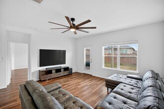 109 Shiner Ln in Georgetown, TX - Building Photo - Building Photo