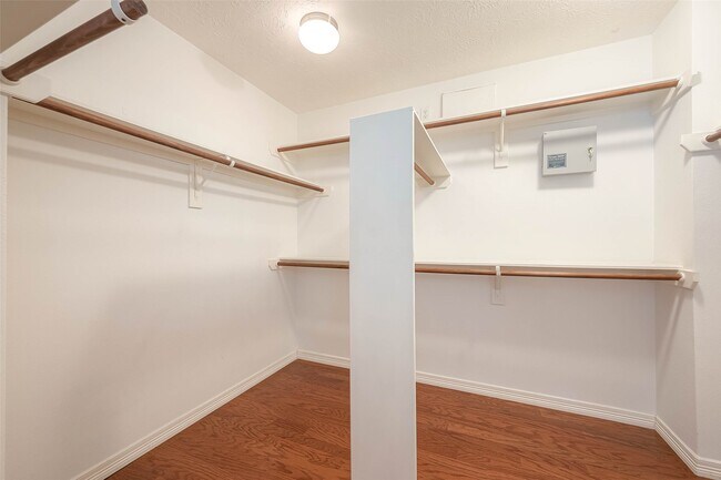 property at 5530 Kansas St