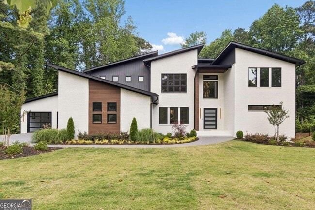 property at 1000 Clementstone Dr NE