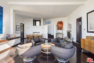 8580 Hillside Ave in Los Angeles, CA - Building Photo - Building Photo