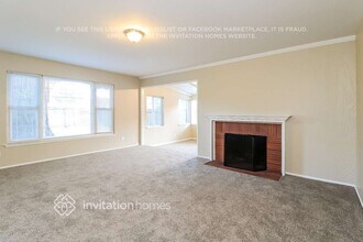 7572 South Pkwy in Sacramento, CA - Building Photo - Building Photo