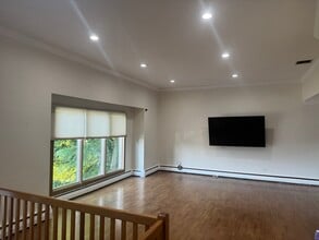 14 Glenn Dr in Woodbury, NY - Building Photo - Building Photo
