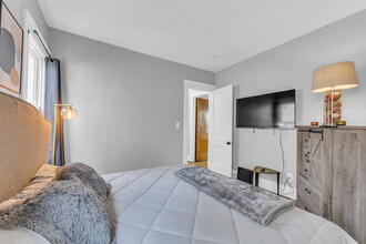 291 Hunter Ave in Munroe Falls, OH - Foto de edificio - Building Photo