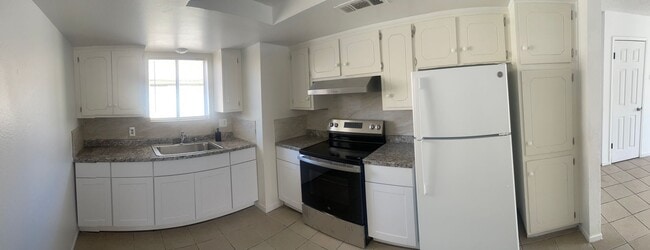 124 E Amador St in Fresno, CA - Building Photo - Building Photo