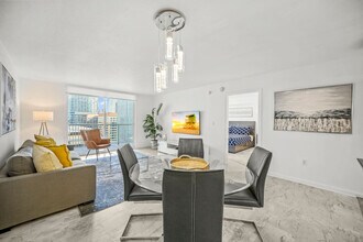 1200 Brickell Bay Dr, Unit SI ID1520354P in Miami, FL - Building Photo - Building Photo