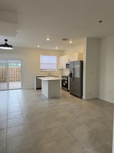 2582 SE 29th St in Homestead, FL - Foto de edificio - Building Photo