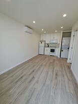 19841 Kittridge St in Winnetka, CA - Building Photo