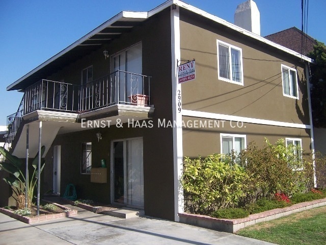 property at 2909 E 6th St