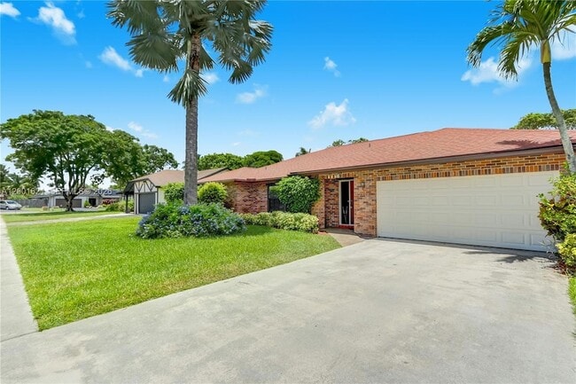 1130 NW 78th Terrace in Plantation, FL - Foto de edificio - Building Photo