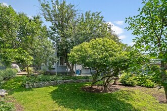 38 Spring St in Somerville, MA - Foto de edificio - Building Photo