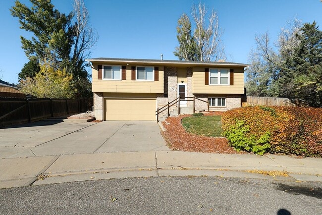 property at 1405 W 38th Pl