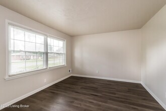 5309 Pyrus Ln in Louisville, KY - Building Photo - Building Photo
