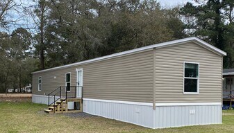 715 W 9th St in Rincon, GA - Building Photo