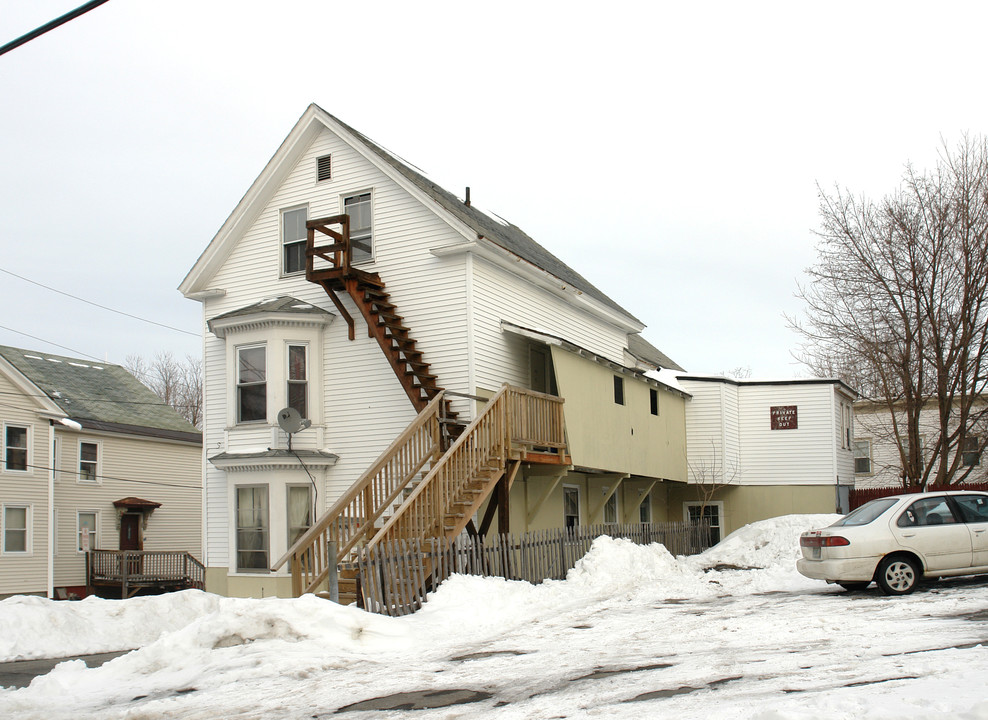 21 Wentworth St in Biddeford, ME - Building Photo