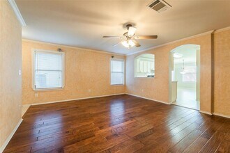2051 Buckley Ln in Round Rock, TX - Building Photo - Building Photo