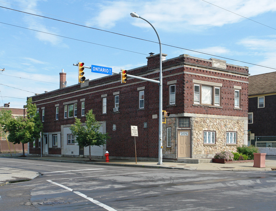 594 Ontario St in Buffalo, NY - Building Photo